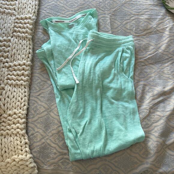 Victoria’s Secret sea green pajama set - Picture 1 of 3